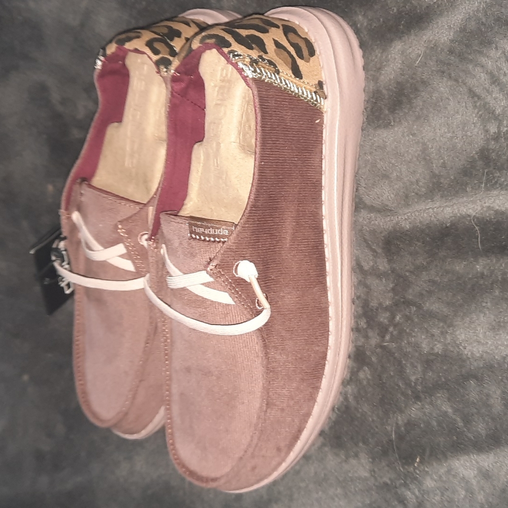Hey DUDES Brand New With Tags Size 7